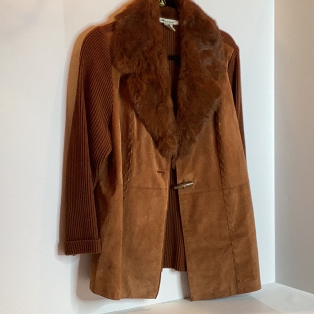 Suede Faux Fur-Trimmed Ribbed Cardigan in Brown, Size Large